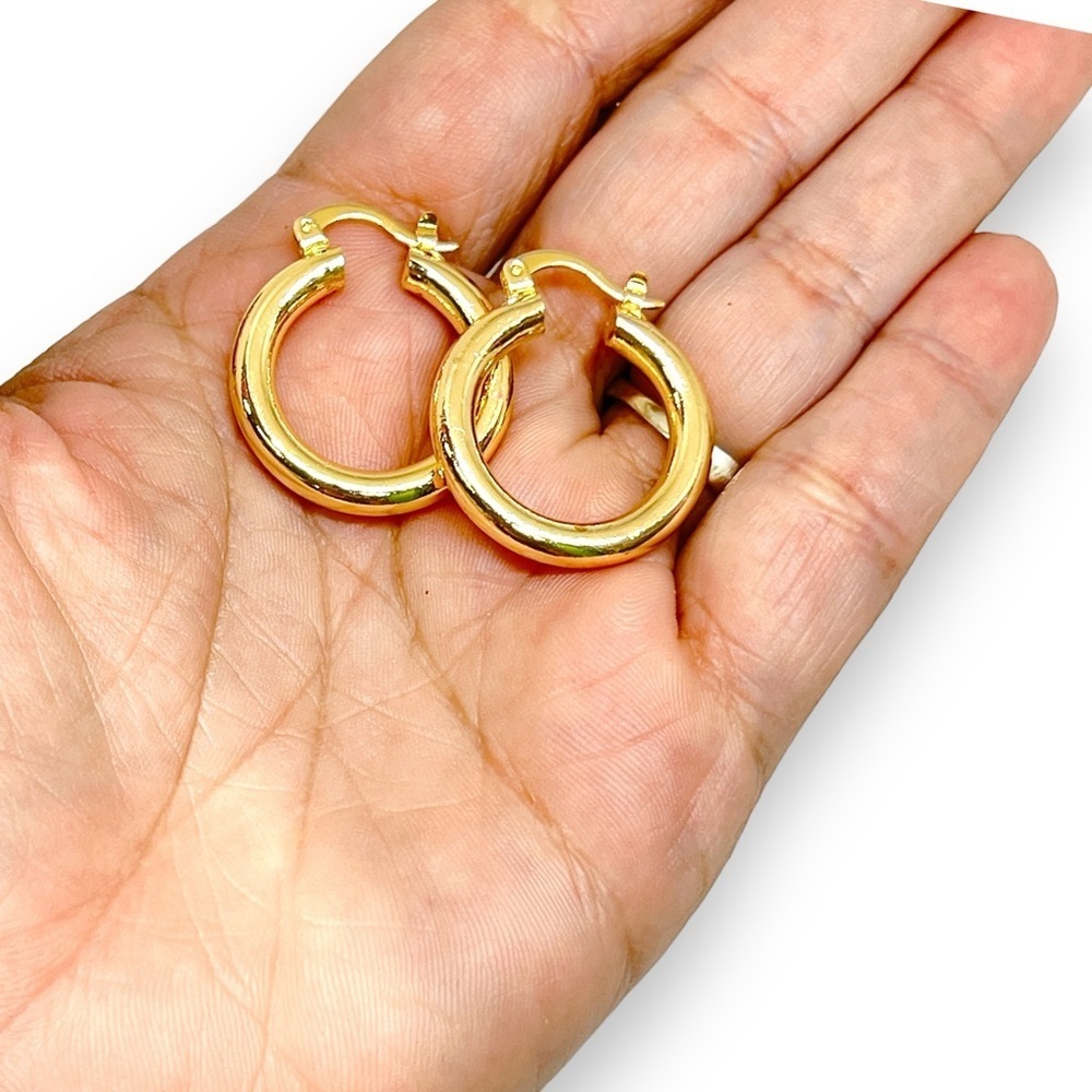 Gold Filled 1/2” Hoop Earrings